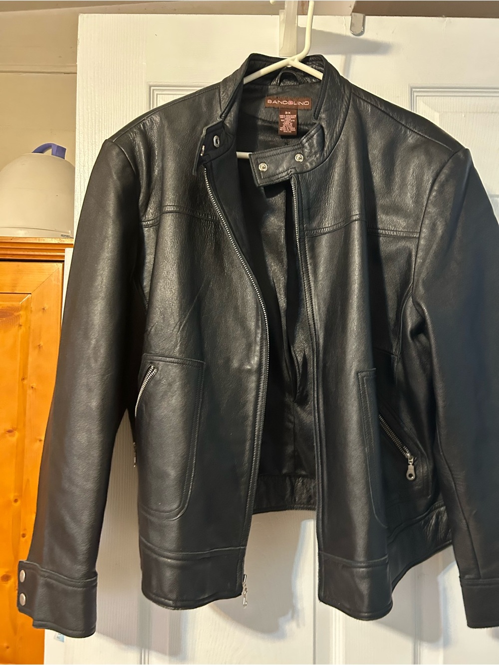 Vintage Bandolino Black Leather Bomber Jacket with Zip Pockets